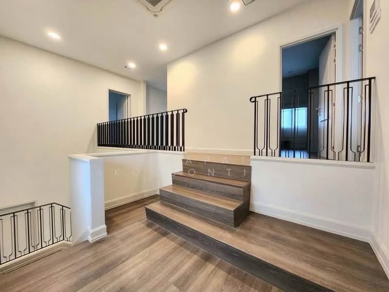 undefined, Bangkok, Praborommaharatchawang, Phra Nakhon, Bangkok, 4 Bedrooms, 302 sqm, Single Detached House For Rent, by Tanapat Sakonsontised, 500261749 - DDproperty.com