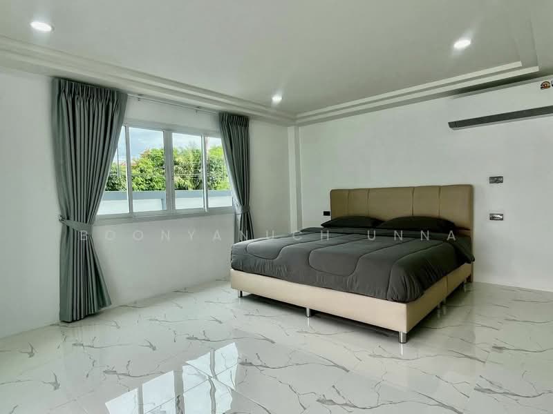 undefined, Chon Buri (Pattaya), Poong, Bang Lamung (Pattaya), Chon Buri (Pattaya), 3 Bedrooms, 250 sqm, Single Detached House For Sale, by Boonyanuch Unna, 500261782 - DDproperty.com