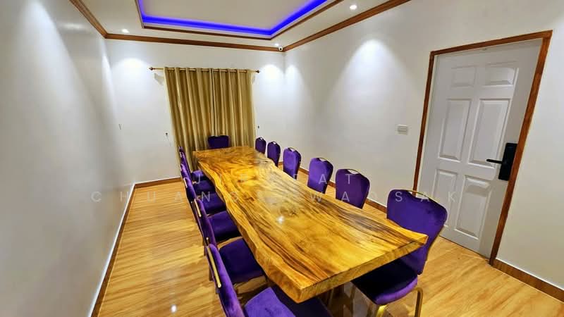 9-BR House, Chon Buri (Pattaya), Nong Pru, Bang Lamung (Pattaya), Chon Buri (Pattaya), 9 Bedrooms, 650 sqm, Single Detached House For Rent, by Jirapat Chuangsawadsak, 500261903 - DDproperty.com