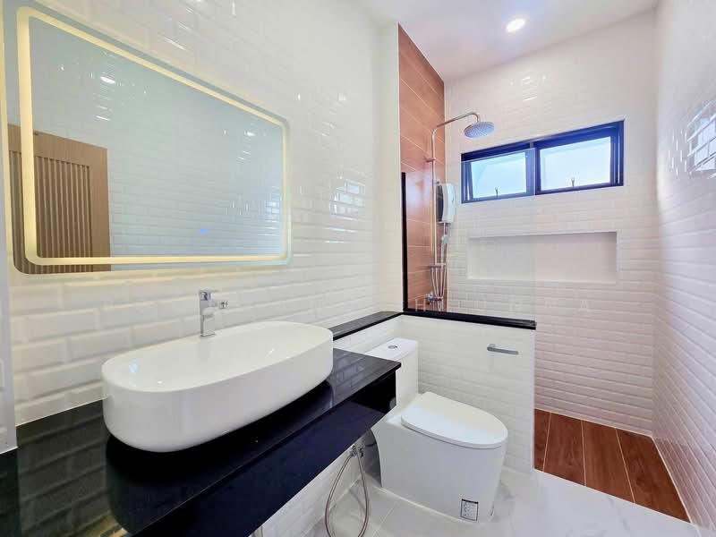 3-BR Villa, Chon Buri (Pattaya), Poong, Bang Lamung (Pattaya), Chon Buri (Pattaya), 3 Bedrooms, 236 sqm, Villa For Sale, by Boonyanuch Unna, 500261945 - DDproperty.com