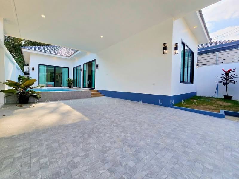3-BR Villa, Chon Buri (Pattaya), Poong, Bang Lamung (Pattaya), Chon Buri (Pattaya), 3 Bedrooms, 236 sqm, Villa For Sale, by Boonyanuch Unna, 500261945 - DDproperty.com