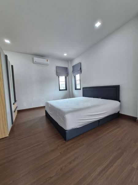 ให้เช่า บ้านเดี่ยว หมู่บ้านภุมิชนก พุทธมณฑลสาย 4 - 5 ทำเลดี, Nakhon Pathom, พุทธมณฑลสาย4-5, Krathum Lom, Sam Phran, Nakhon Pathom, 4 Bedrooms, 170 sqm, Single Detached House For Rent, by Forty-Six Real Estate Group, 500261951 - DDproperty.com