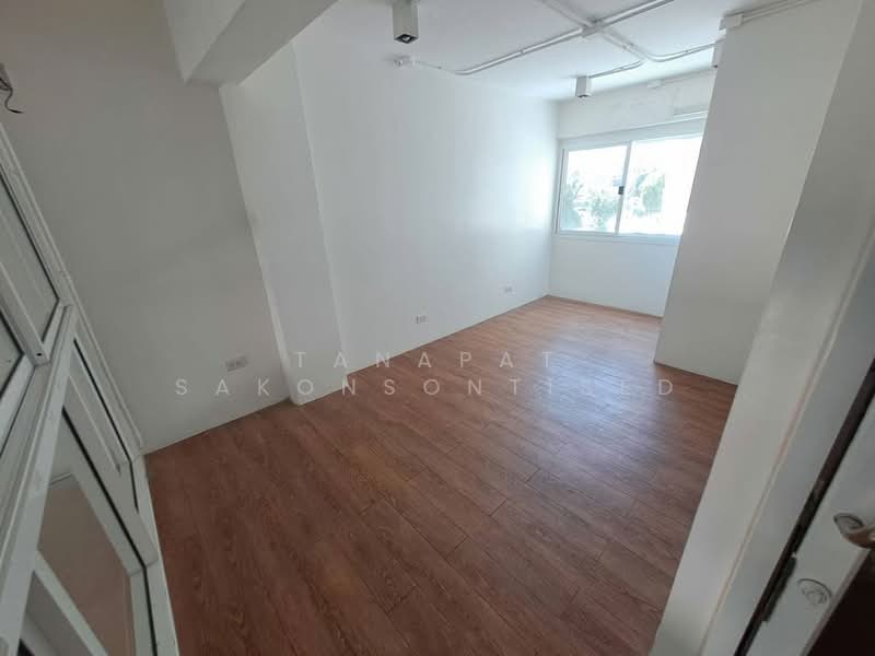 2-BR Townhouse, Bangkok, Nuan Chan, Bueng Kum, Bangkok, 2 Bedrooms, 300 sqm, Townhouse For Rent, by Tanapat Sakonsontised, 500261956 - DDproperty.com