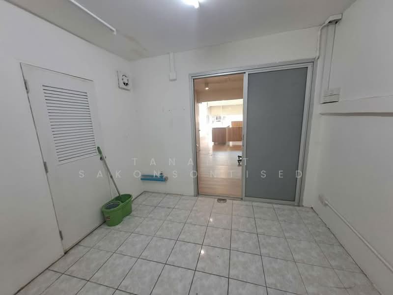 2-BR Townhouse, Bangkok, Nuan Chan, Bueng Kum, Bangkok, 2 Bedrooms, 300 sqm, Townhouse For Rent, by Tanapat Sakonsontised, 500261956 - DDproperty.com