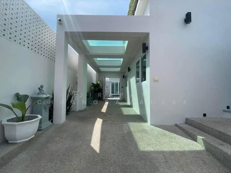 5-BR House, Chon Buri (Pattaya), Nong Pru, Bang Lamung (Pattaya), Chon Buri (Pattaya), 5 Bedrooms, 360 sqm, Single Detached House For Rent, by Jirapat Chuangsawadsak, 500261970 - DDproperty.com