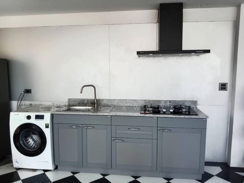 5-BR House, Chon Buri (Pattaya), Nong Pru, Bang Lamung (Pattaya), Chon Buri (Pattaya), 5 Bedrooms, 360 sqm, Single Detached House For Rent, by Jirapat Chuangsawadsak, 500261970 - DDproperty.com