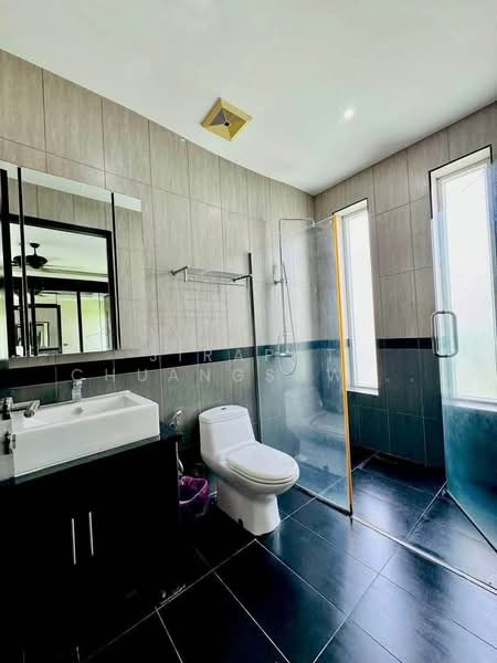 4-BR House, Chon Buri (Pattaya), Poong, Bang Lamung (Pattaya), Chon Buri (Pattaya), 4 Bedrooms, 368 sqm, Single Detached House For Rent, by Jirapat Chuangsawadsak, 500261998 - DDproperty.com