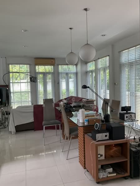 หมู่บ้านลาดพร้าว, Bangkok, เลียบด่วนเอกมัยรามอินทรา, Khlong Chan, Bang Kapi, Bangkok, 3 Bedrooms, 250 sqm, Single Detached House For Sale, by ปรัศนียา ศรีเจริญ, 500262038 - DDproperty.com