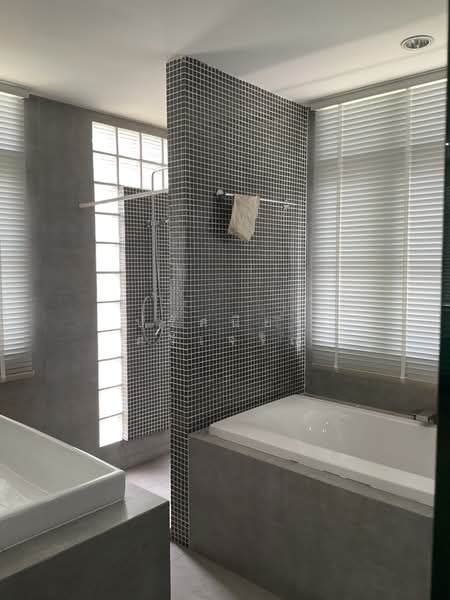 หมู่บ้านลาดพร้าว, Bangkok, เลียบด่วนเอกมัยรามอินทรา, Khlong Chan, Bang Kapi, Bangkok, 3 Bedrooms, 250 sqm, Single Detached House For Sale, by ปรัศนียา ศรีเจริญ, 500262038 - DDproperty.com