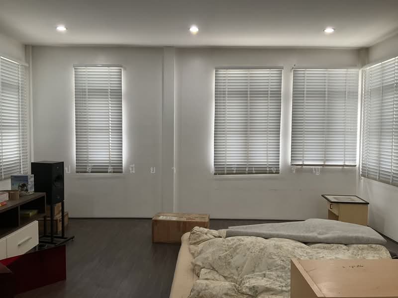 หมู่บ้านลาดพร้าว, Bangkok, เลียบด่วนเอกมัยรามอินทรา, Khlong Chan, Bang Kapi, Bangkok, 3 Bedrooms, 250 sqm, Single Detached House For Sale, by ปรัศนียา ศรีเจริญ, 500262038 - DDproperty.com