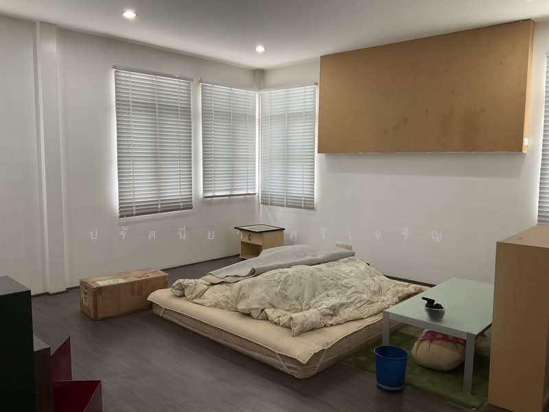 หมู่บ้านลาดพร้าว, Bangkok, เลียบด่วนเอกมัยรามอินทรา, Khlong Chan, Bang Kapi, Bangkok, 3 Bedrooms, 250 sqm, Single Detached House For Sale, by ปรัศนียา ศรีเจริญ, 500262038 - DDproperty.com