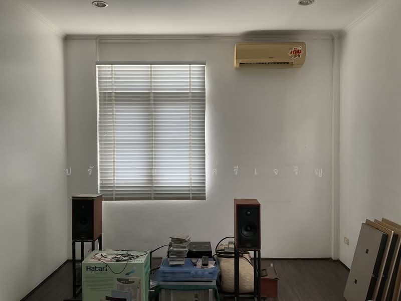 หมู่บ้านลาดพร้าว, Bangkok, เลียบด่วนเอกมัยรามอินทรา, Khlong Chan, Bang Kapi, Bangkok, 3 Bedrooms, 250 sqm, Single Detached House For Sale, by ปรัศนียา ศรีเจริญ, 500262038 - DDproperty.com