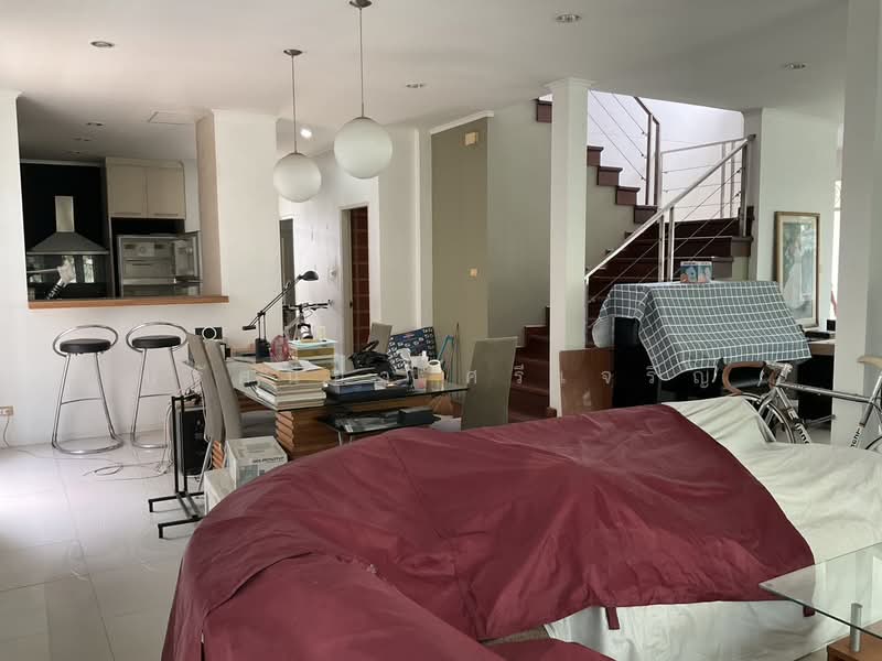 หมู่บ้านลาดพร้าว, Bangkok, เลียบด่วนเอกมัยรามอินทรา, Khlong Chan, Bang Kapi, Bangkok, 3 Bedrooms, 250 sqm, Single Detached House For Sale, by ปรัศนียา ศรีเจริญ, 500262038 - DDproperty.com