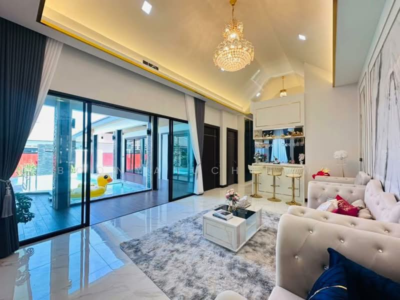 3-BR Villa, Chon Buri (Pattaya), Poong, Bang Lamung (Pattaya), Chon Buri (Pattaya), 3 Bedrooms, 263 sqm, Villa For Sale, by Boonyanuch Unna, 500262128 - DDproperty.com