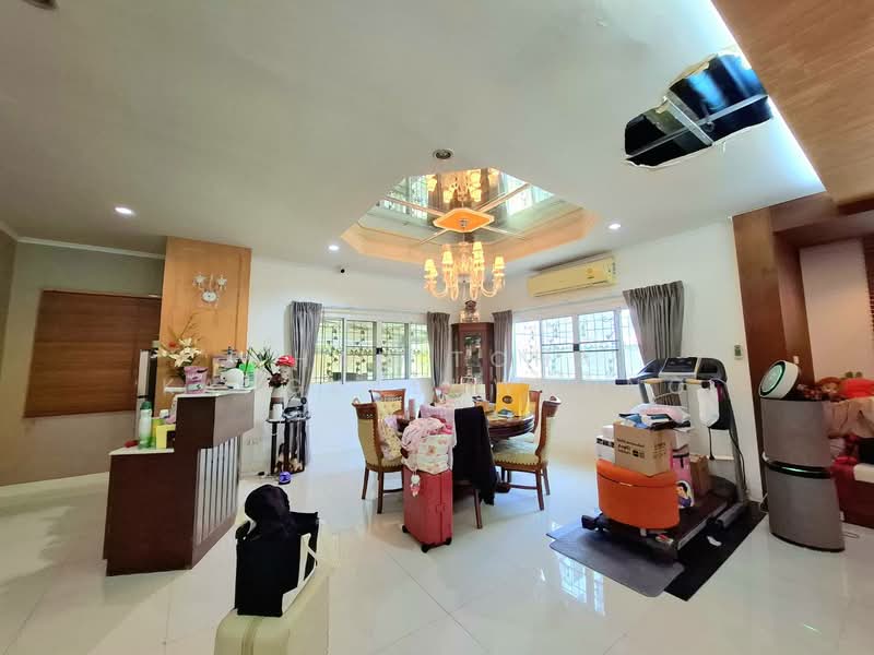 บ้านเดี่ยวสุขุมวิท71, Bangkok, Phra Kanong Nua, Watthana, Bangkok, 5 Bedrooms, 442 sqm, Single Detached House For Sale, by Thanitcha Kangkasuwanno, 500262166 - DDproperty.com