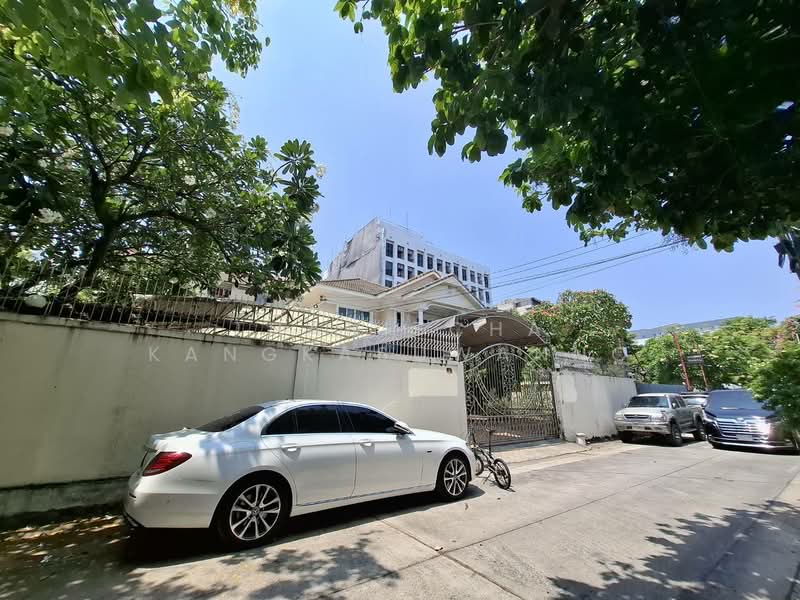 บ้านเดี่ยวสุขุมวิท71, Bangkok, Phra Kanong Nua, Watthana, Bangkok, 5 Bedrooms, 442 sqm, Single Detached House For Sale, by Thanitcha Kangkasuwanno, 500262166 - DDproperty.com