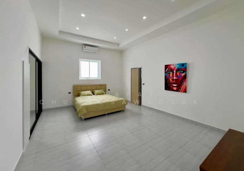 6-BR Villa, Chon Buri (Pattaya), Nong Pru, Bang Lamung (Pattaya), Chon Buri (Pattaya), 6 Bedrooms, 220 sqm, Villa For Sale, by Jirapat Chuangsawadsak, 500262409 - DDproperty.com