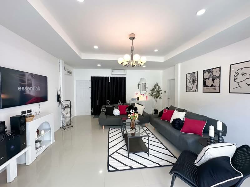 6-BR Villa, Chon Buri (Pattaya), Huai Yai, Bang Lamung (Pattaya), Chon Buri (Pattaya), 6 Bedrooms, 446 sqm, Villa For Sale, by Jirapat Chuangsawadsak, 500262423 - DDproperty.com