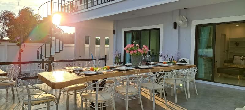6-BR Villa, Chon Buri (Pattaya), Huai Yai, Bang Lamung (Pattaya), Chon Buri (Pattaya), 6 Bedrooms, 350 sqm, Villa For Sale, by Jirapat Chuangsawadsak, 500262429 - DDproperty.com