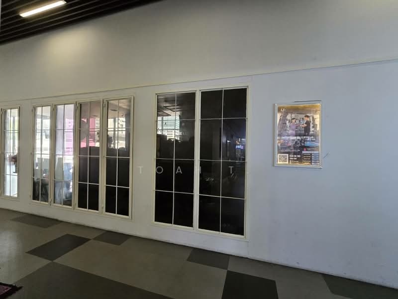 For Rent - พื้นที่ให้เช่า อารีย์ พญาไท : Space for rent in Ari, Phaya Thai., Bangkok