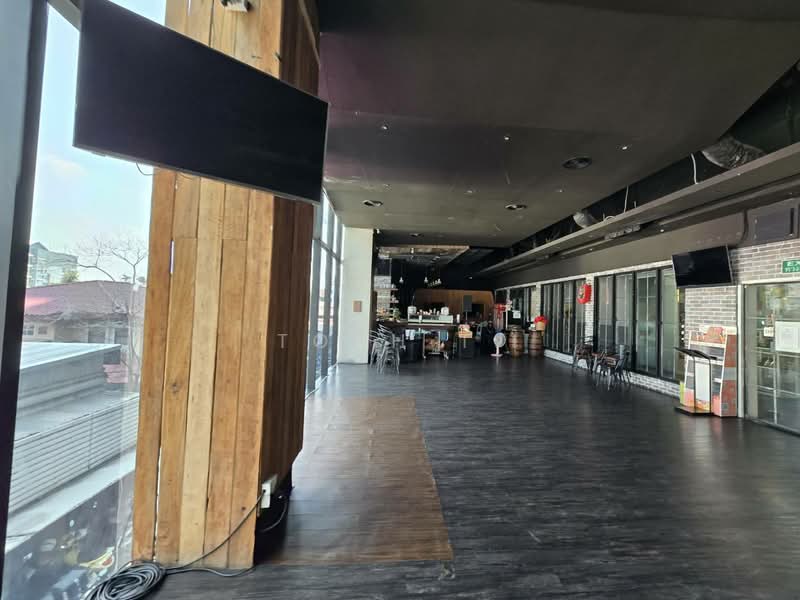 For Rent - พื้นที่ให้เช่า อารีย์ พญาไท : Space for rent in Ari, Phaya Thai., Bangkok