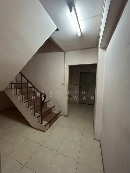 For rent: 4-story commercial building, opposite YWCA, with 3 large rooms and 2 small rooms,, Songkhla, Hat-Yai, Hat Yai, Songkhla, , 400 sqm, Shophouse For Rent, by Rachen Nopsuwan, 500262456 - DDproperty.com