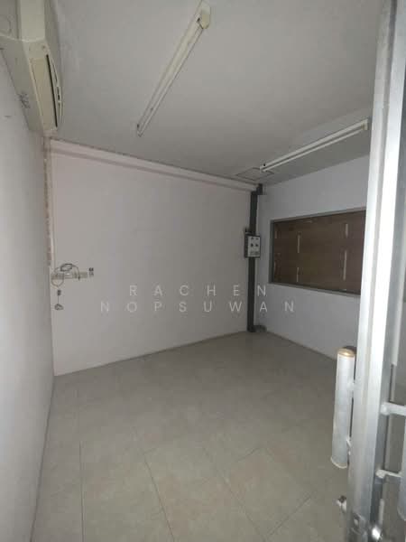 For rent: 4-story commercial building, opposite YWCA, with 3 large rooms and 2 small rooms,, Songkhla, Hat-Yai, Hat Yai, Songkhla, , 400 sqm, Shophouse For Rent, by Rachen Nopsuwan, 500262456 - DDproperty.com
