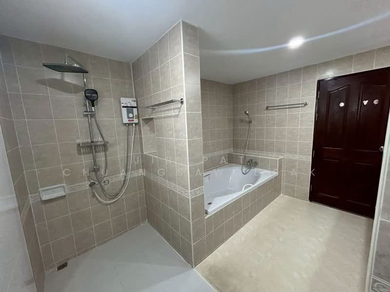 undefined, Chon Buri (Pattaya), Nong Pru, Bang Lamung (Pattaya), Chon Buri (Pattaya), 4 Bedrooms, 540 sqm, Villa For Sale, by Jirapat Chuangsawadsak, 500262490 - DDproperty.com