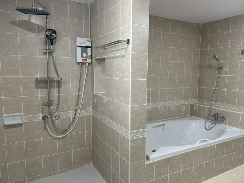 undefined, Chon Buri (Pattaya), Nong Pru, Bang Lamung (Pattaya), Chon Buri (Pattaya), 4 Bedrooms, 540 sqm, Villa For Sale, by Jirapat Chuangsawadsak, 500262490 - DDproperty.com