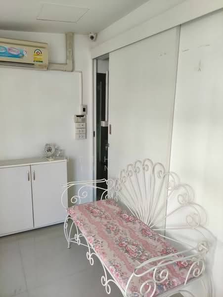 3-BR Townhouse, Bangkok, Phra Kanong Nua, Watthana, Bangkok, 3 Bedrooms, 200 sqm, Townhouse For Sale, by Nuttharom Linla, 500262581 - DDproperty.com