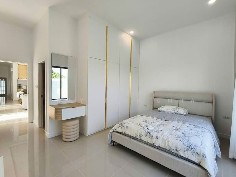 For Sale - 3-BR House, Chon Buri (Pattaya)