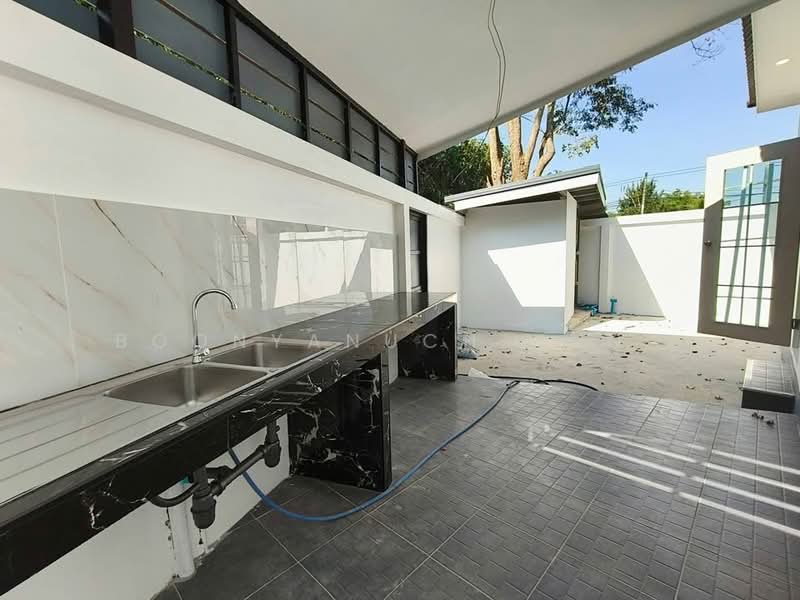 For Sale - 3-BR House, Chon Buri (Pattaya)