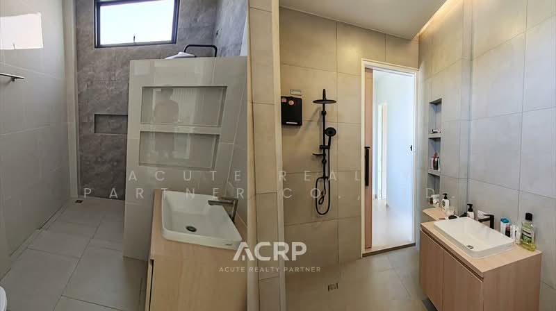 For Rent: Large, airy 2-story detached house, ready to move in, located in Soi Ratchada 32 and 36, Bangkok, Chan Kasem, Chatuchak, Bangkok, 5 Bedrooms, 300 sqm, Single Detached House For Rent, by Acute Realty Partner Co.,Ltd., 500262648 - DDproperty.com