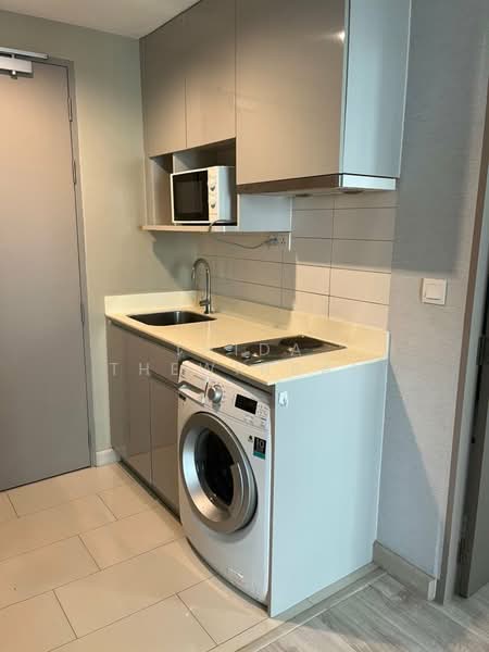 IDEO MOBI Sukhumvit 81, Bangkok, 2097 Sukhumvit Road, Bang Chak, Phra Khanong, Bangkok, 1 Bedroom, 30 sqm, Condo For Rent, by Thida Thewinram, 500262743 - DDproperty.com