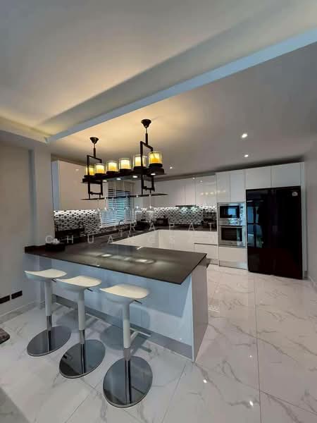 4-BR House, Chon Buri (Pattaya), Nong Pru, Bang Lamung (Pattaya), Chon Buri (Pattaya), 4 Bedrooms, 325 sqm, Single Detached House For Rent, by Jirapat Chuangsawadsak, 500262800 - DDproperty.com