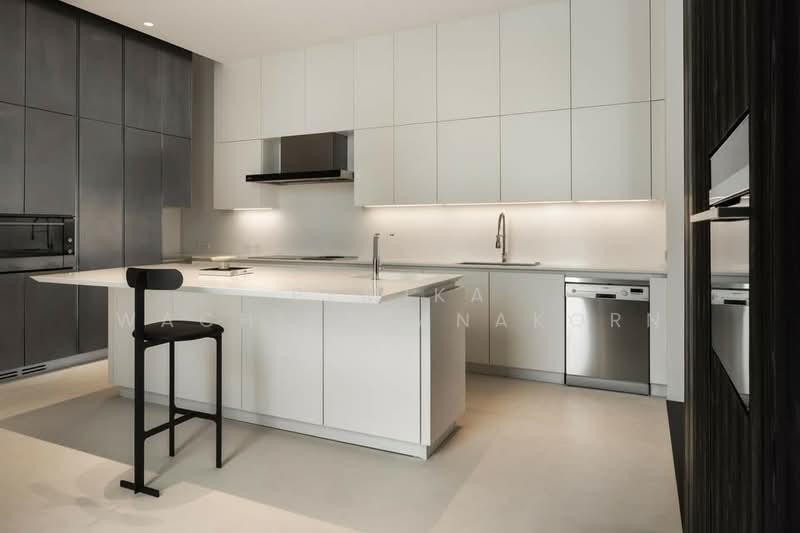 The Diplomat 39, Bangkok, 18 Soi Sukhumvit 39, Sukhumvit Road, Khlong Tan Nua, Watthana, Bangkok, 4 Bedrooms, 450 sqm, Condo For Sale, by Pemika Wachiratanakorn, 500262803 - DDproperty.com