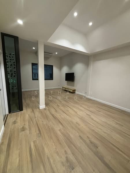 บ้าน 3-ห้องนอน, กรุงเทพ, คลองเจ้าคุณสิงห์, วังทองหลาง, กรุงเทพ, 230 ตร.ม., บ้านเดี่ยว ให้เช่า, โดย Suthasin Boonkong, 500262847 - DDproperty.com