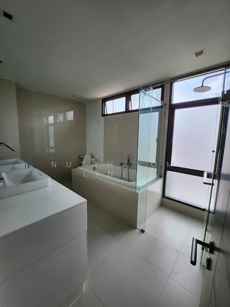 3-BR Townhouse, Bangkok, Khlong Tan Nua, Watthana, Bangkok, 3 Bedrooms, 350 sqm, Townhouse For Sale, by Nuttharom Linla, 500262850 - DDproperty.com
