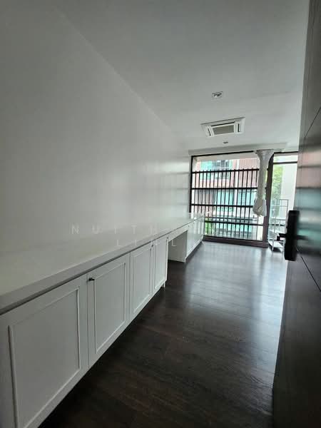 3-BR Townhouse, Bangkok, Khlong Tan Nua, Watthana, Bangkok, 3 Bedrooms, 350 sqm, Townhouse For Sale, by Nuttharom Linla, 500262850 - DDproperty.com