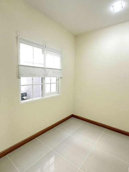 ทาวน์เฮ้าส์ในโครงการ ให้เช่า – ใกล้มีโชคพลาซ่า เพียง 5 นาที ค่าเช่า 22,000 บาท / เดือน No.5H652, Chiang Mai, San Phi Sua, Muang Chiang Mai, Chiang Mai, 3 Bedrooms, 96 sqm, Townhouse For Rent, by Rutchaporn Tunsiri, 500262857 - DDproperty.com