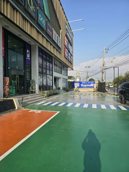 Office, Bangkok, Khlong Song Ton Nun, Lat Krabang, Bangkok, , 240 sqm, Shophouse For Rent, by Suthatcha Rungchiwa, 500262948 - DDproperty.com