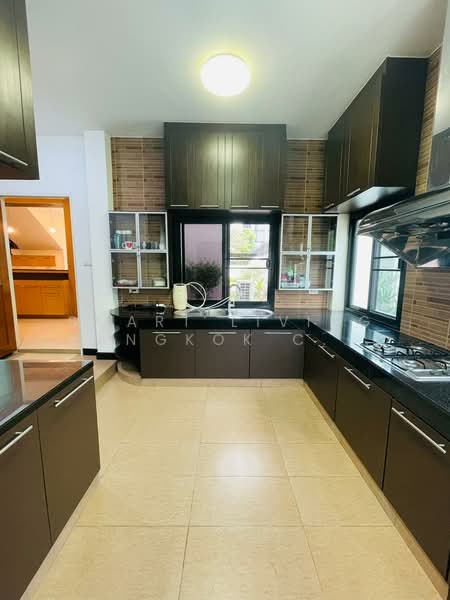 House Ratchada 32, Bangkok, รัชดาภิเษก, Chan Kasem, Chatuchak, Bangkok, 4 Bedrooms, 450 sqm, Single Detached House For Rent, by Smart Living Bangkok Co.,Ltd., 500263001 - DDproperty.com