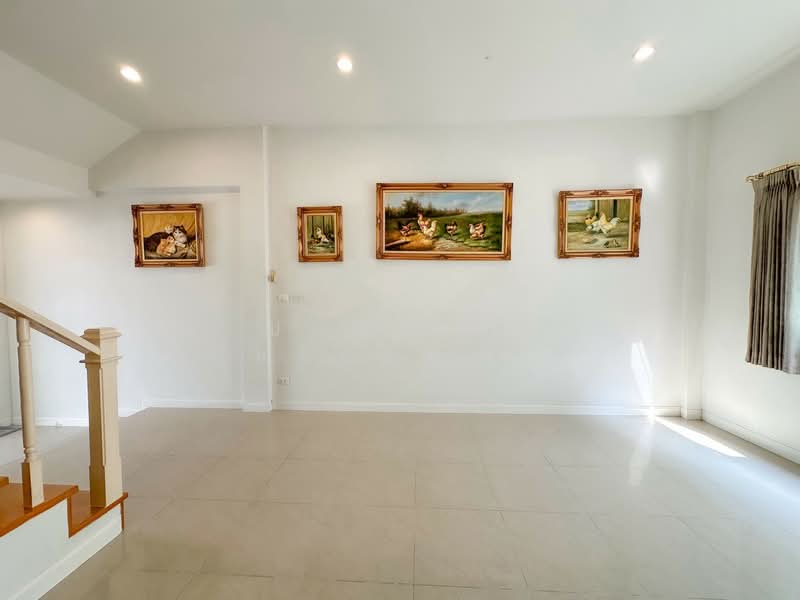 Euro Nova, Bangkok, Lat Krabang Rd, Lat Krabang, Lat Krabang, Bangkok, 3 Bedrooms, 261 sqm, Townhouse For Sale, by ปพณณัฏฐ์ บันลือชัยฤทธิ์, 500263035 - DDproperty.com