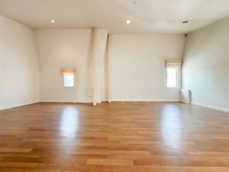 Euro Nova, Bangkok, Lat Krabang Rd, Lat Krabang, Lat Krabang, Bangkok, 3 Bedrooms, 261 sqm, Townhouse For Sale, by ปพณณัฏฐ์ บันลือชัยฤทธิ์, 500263035 - DDproperty.com
