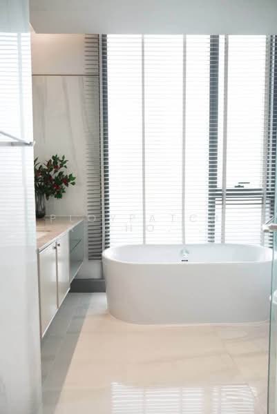 Kraam Sukhumvit 26, Bangkok, 55 Soi Sukhumvit 26 Sukhumvit Road, Khong Tan, Khlong Toei, Bangkok, 2 Bedrooms, 110 sqm, Condo For Rent, by Ploypatcha Chomchid, 500263155 - DDproperty.com