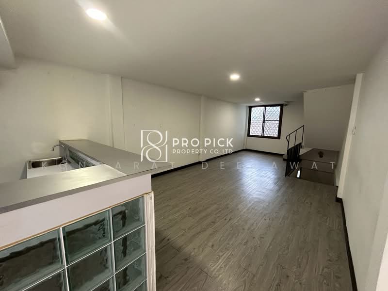 For Rent - Townhouse Home Office For Rent in Ekkamai Sukhumvit, Bangkok