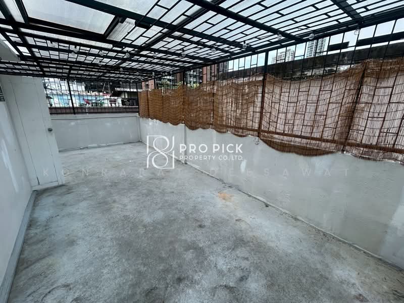 For Rent - Townhouse Home Office For Rent in Ekkamai Sukhumvit, Bangkok