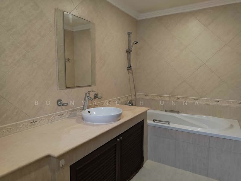 3-BR Townhouse, Chon Buri (Pattaya), Nong Pru, Bang Lamung (Pattaya), Chon Buri (Pattaya), 3 Bedrooms, 47 sqm, Townhouse For Sale, by Boonyanuch Unna, 500263185 - DDproperty.com