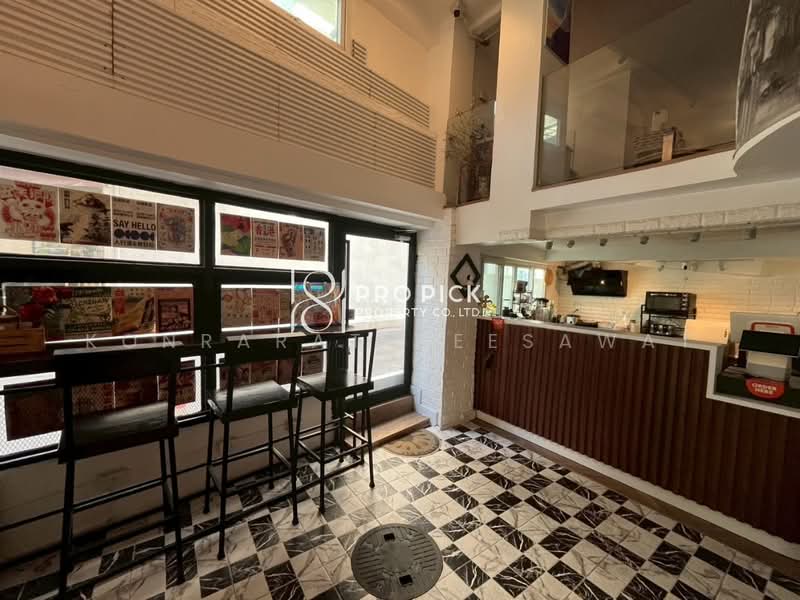 Retail Shop For Rent on Sukhumvit mainstreet BTS Ekkamai-Phrakanong, Bangkok, สุขุมวิท, Khong Tan, Khlong Toei, Bangkok, , 60 sqm, Retail Space For Rent, by Konrarat Deesawat, 500263282 - DDproperty.com