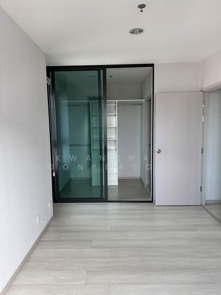 Life Pinklao, Bangkok, Boromarajonani Road, Bang Bamru, Bang Phlat, Bangkok, 2 Bedrooms, 56 sqm, Condo For Sale, by Kwanchai Boonprasong, 500263305 - DDproperty.com